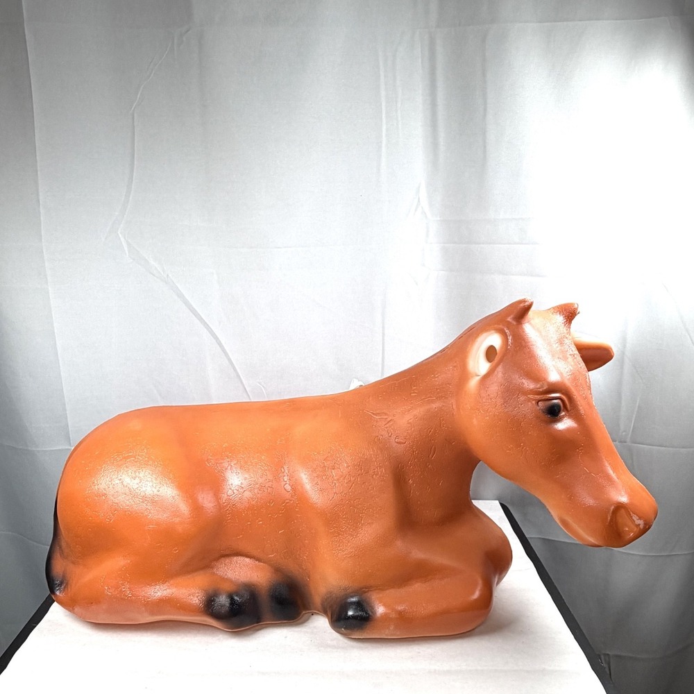 Empire Cow Blow Mold Lighted Christmas Nativity / Very Clean / Right Ear Missing